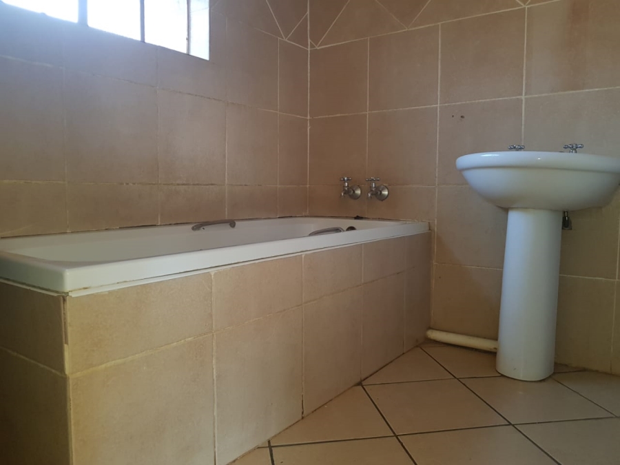 3 Bedroom Property for Sale in Geelhoutpark North West